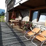 アパート Haus Auer イェルツェンス