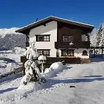 Haus Auer イェルツェンス